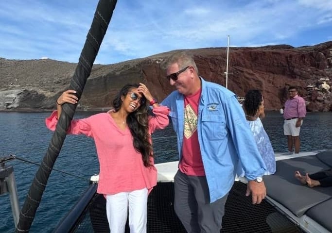 Travelers enjoying a quiet coastal moment in Hawaiʻi